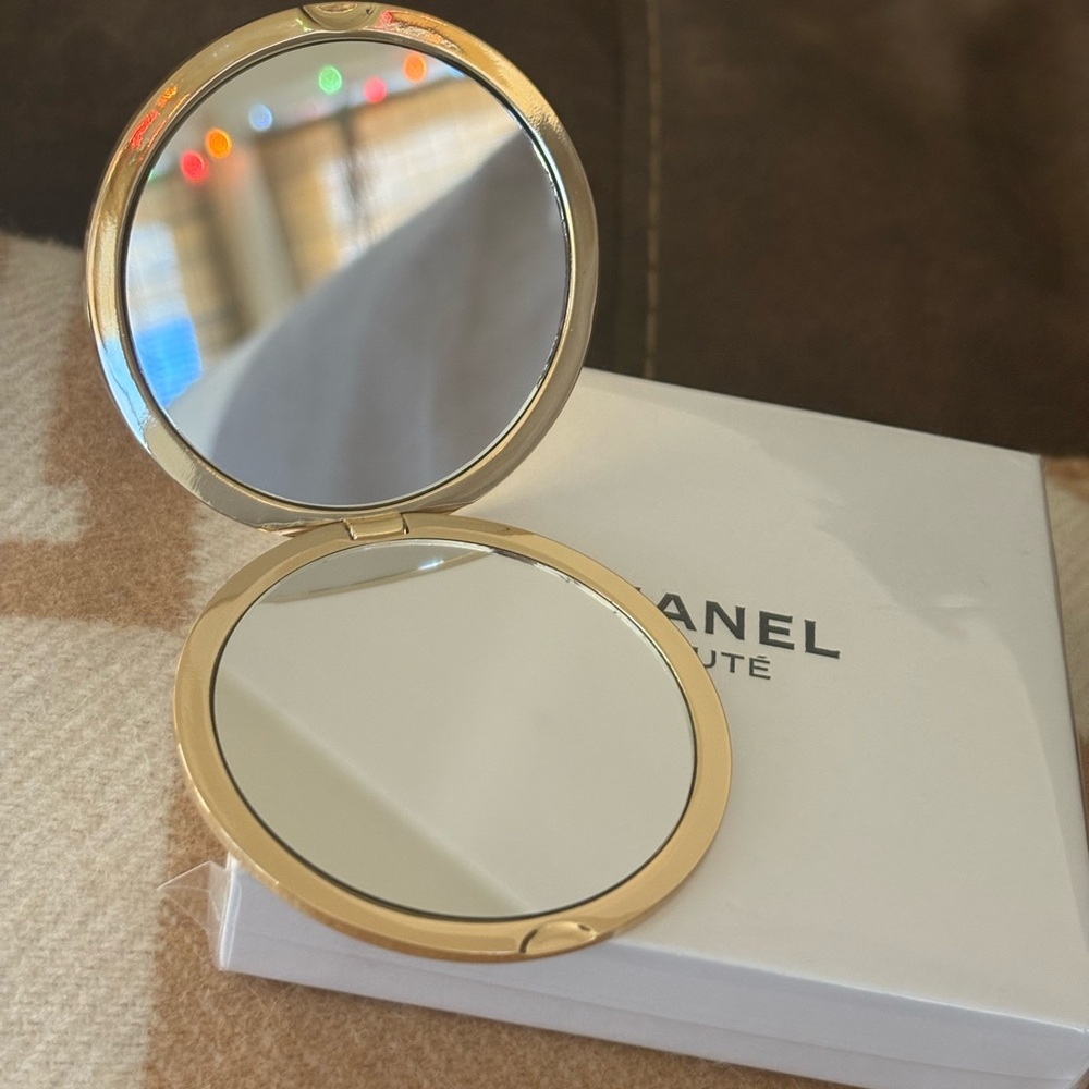 CC Beaute Gold Compact Mirror GWP (gift with purchase)